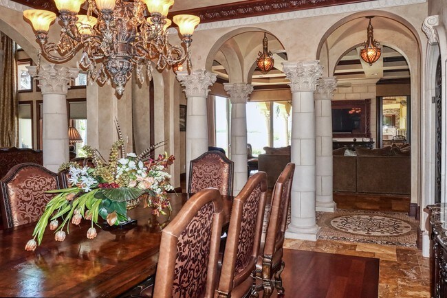 Building Photo - 1363 Oceanview Dr