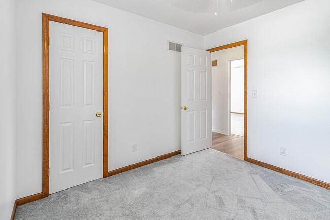 Building Photo - 3 Bedroom 2 Bath in Warrensburg