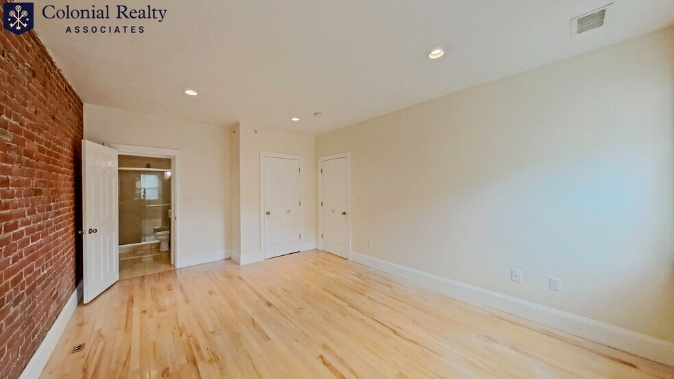 Building Photo - 1203 Beacon St