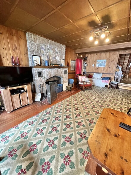 Primary Photo - 36 Oak Rd