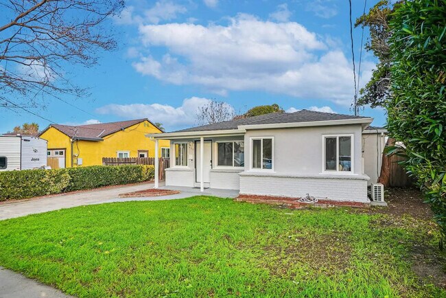 Building Photo - 422 Morse Ave