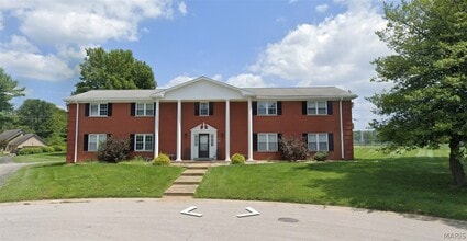 Building Photo - 1717 St Andrews Dr