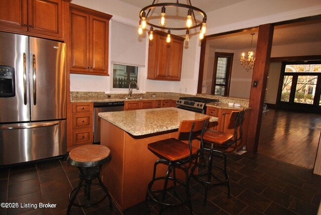 Building Photo - 1328 Highland Ave