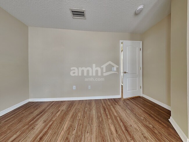 Building Photo - 11240 Lake Lanier Dr