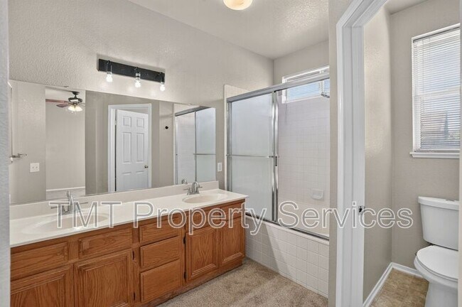 Building Photo - 8874 Mandalay Way
