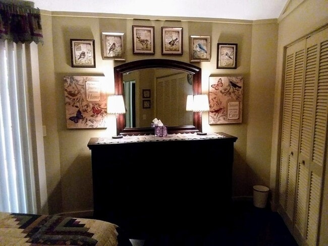 Building Photo - 50 Broadmoor Ln