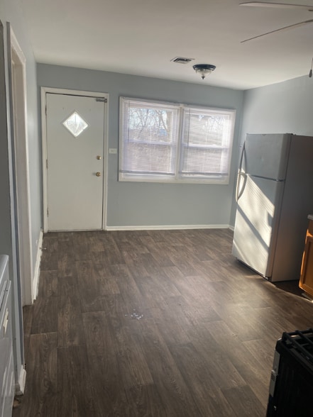 Building Photo - 444 W Hickory St