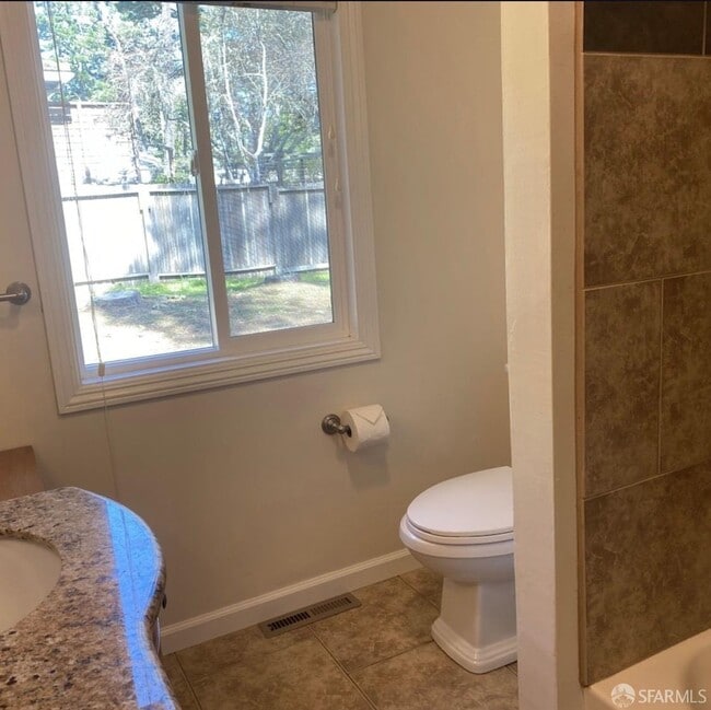 Building Photo - 4052 Costado Rd