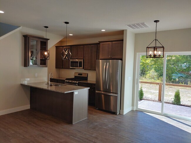 Building Photo - Downtown Sandpoint - New Custom Home!