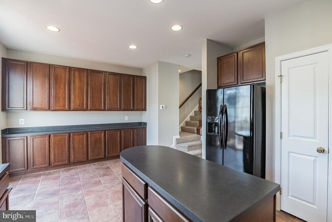 Building Photo - 9240 Cascade Falls Dr