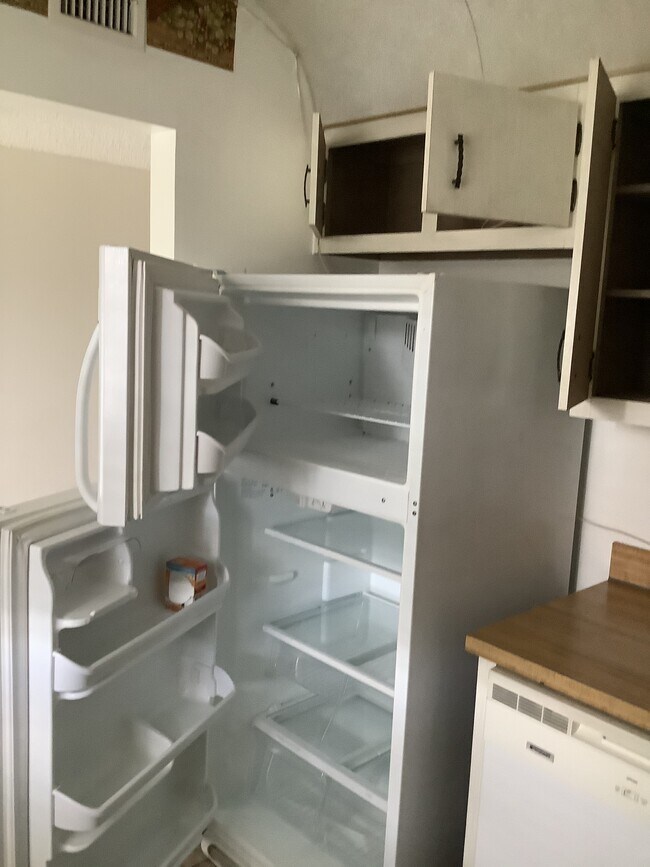 Building Photo - 1800 N Lauderdale Ave