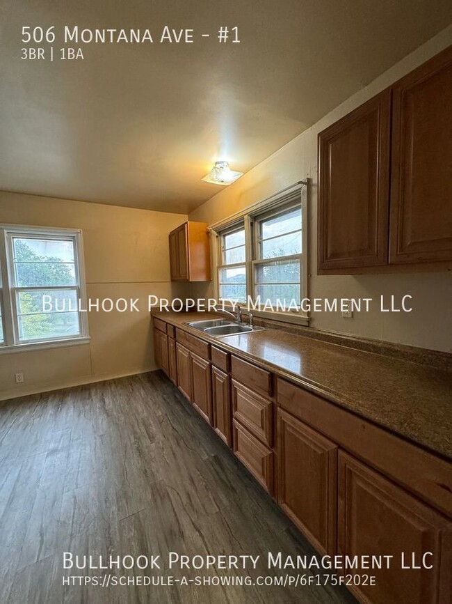 Building Photo - Cozy 3 bedroom Apartment Conveniently Loca...