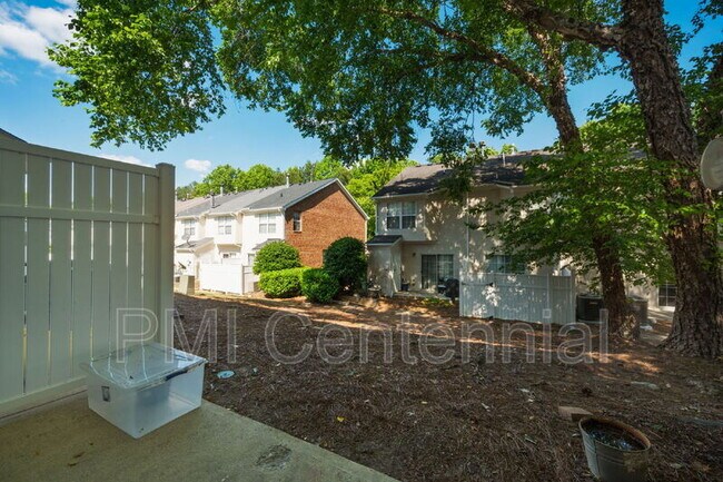 Building Photo - 1528 Cove Creek Cir