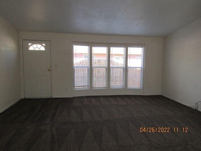 Building Photo - MANUFACTURED SINGLE FAMILY HOME IN NEW CASTLE!!