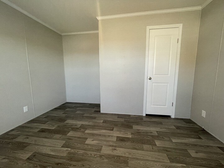 Building Photo - 15852 Croatia Dr