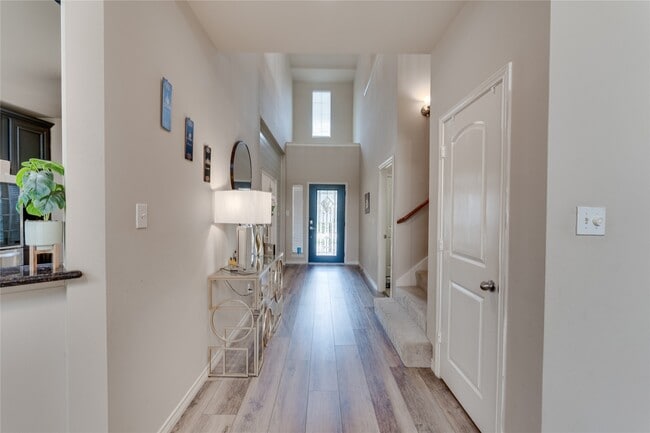 Building Photo - 25806 Palmdale Estate Dr