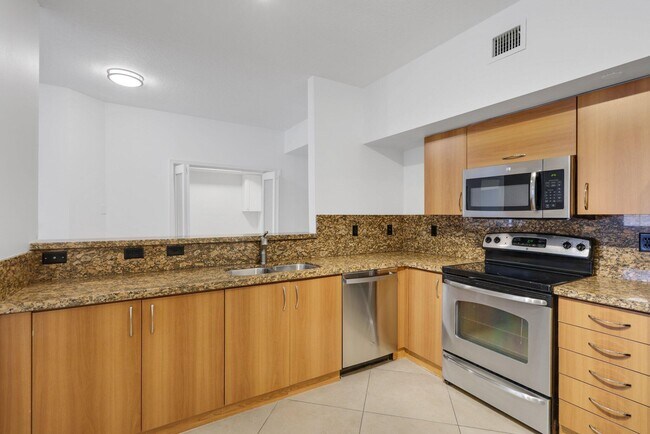 Building Photo - 250 NE 3rd Ave