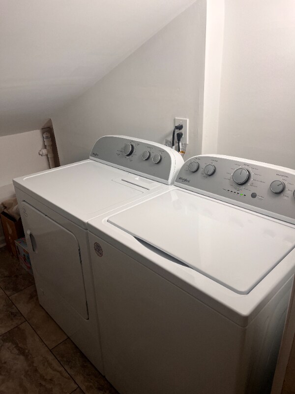 Building Photo - 176 Walnut St