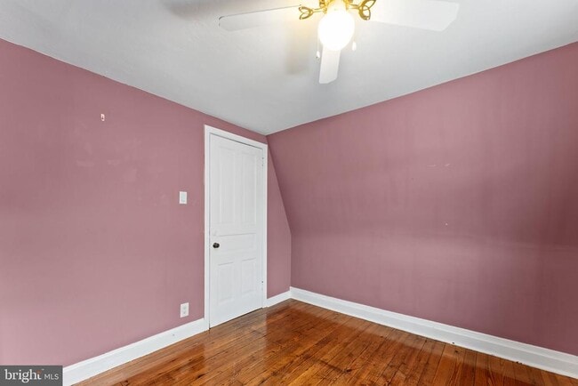 Building Photo - 809 Ardmore Ave