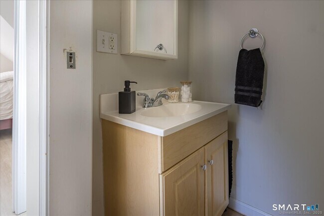 Building Photo - 90 2nd St