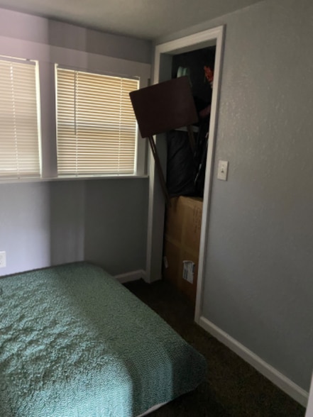 Building Photo - 221 S Main St