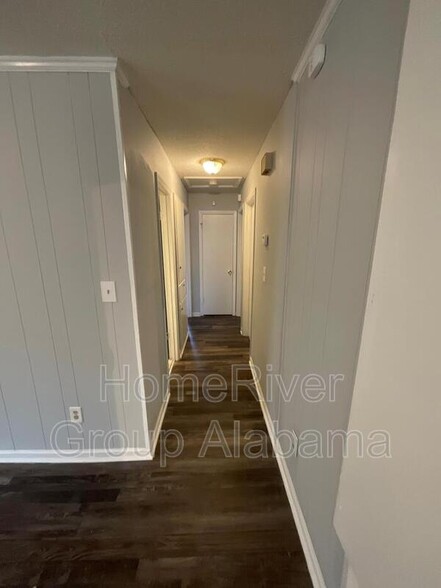 Building Photo - 613 Durward Dr