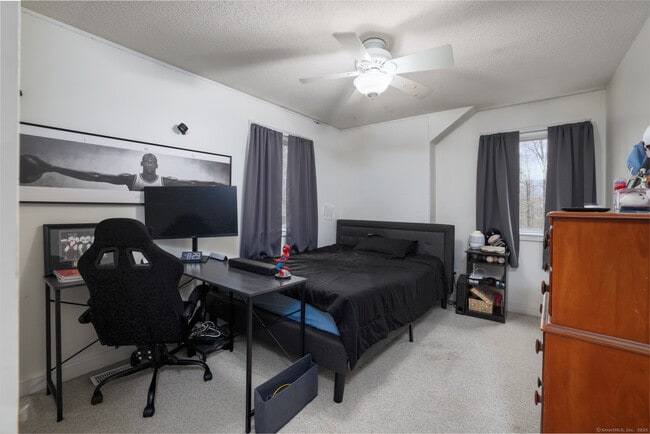 Building Photo - 266 Old Forge Rd