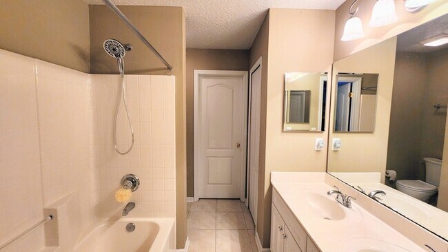 Building Photo - Luxurious 5-Bedroom Retreat with Private Pool in Ponte Vedra Beach