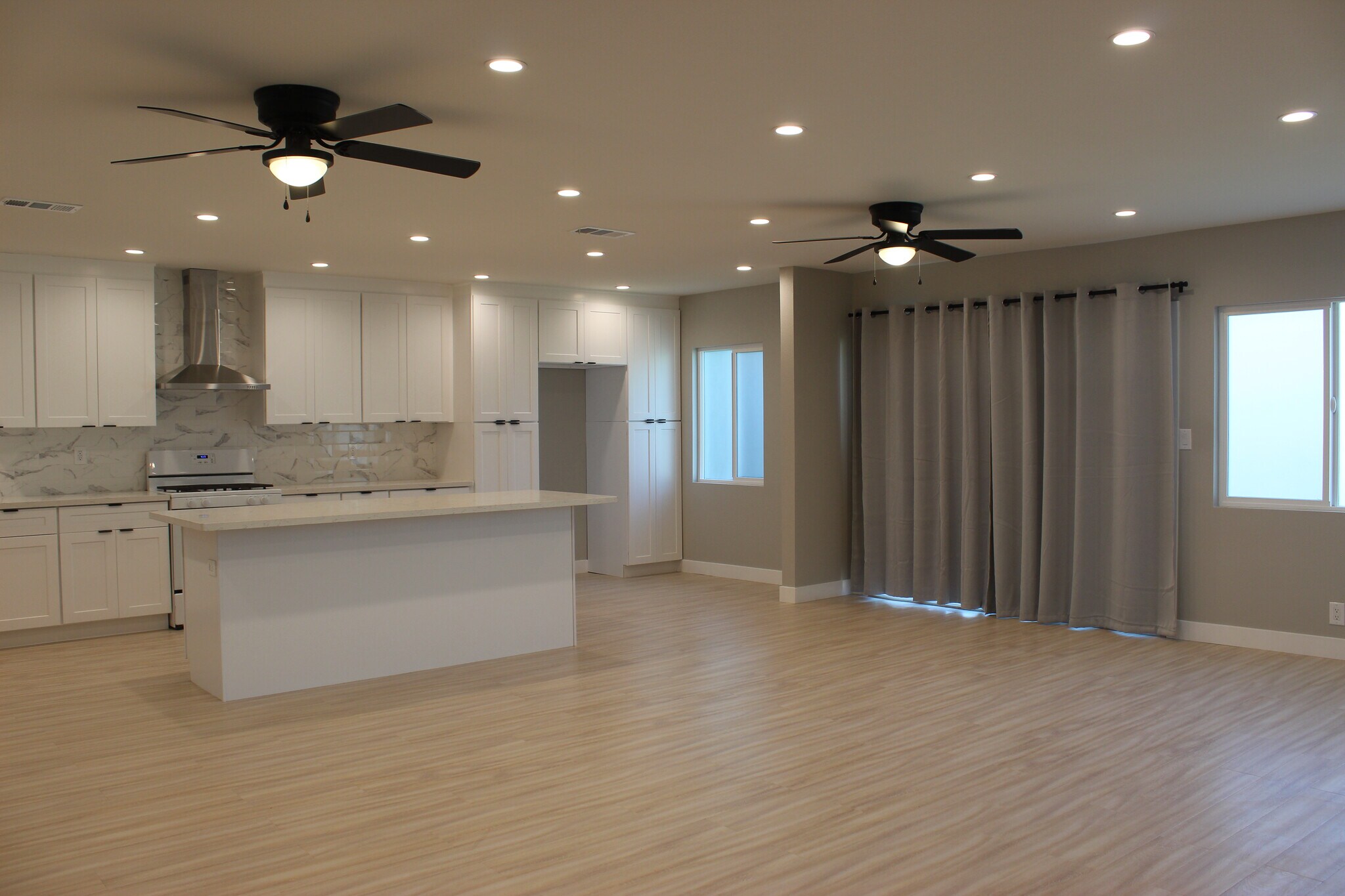 Living Room / Kitchen - 20801 Bassett St