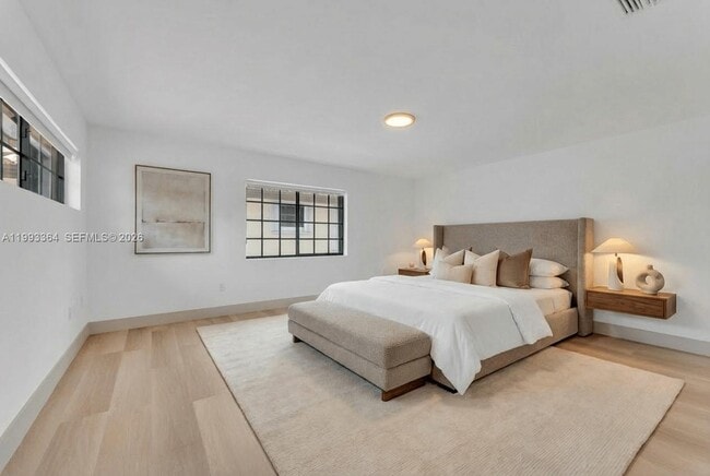 Building Photo - 456 SW 20th Rd