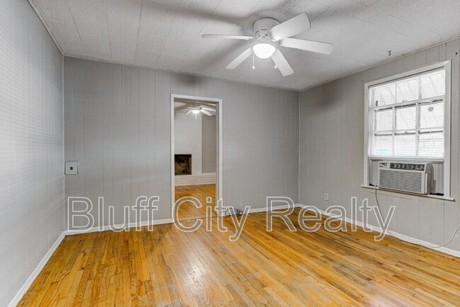 Building Photo - 2567 Madison Ave