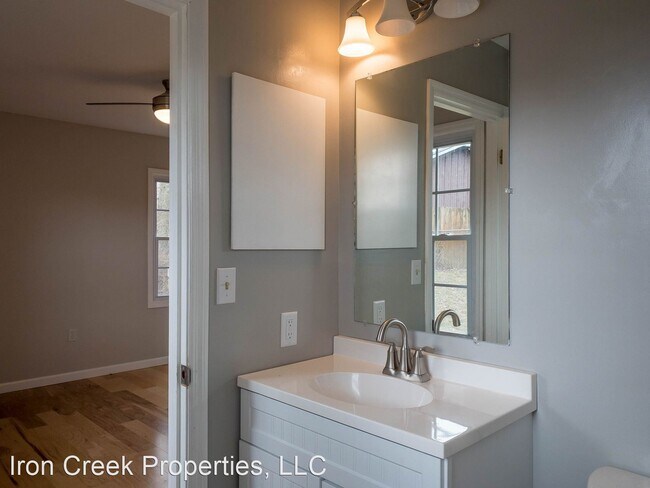 Building Photo - 3 br, 2 bath House - 16 King Arthur Place