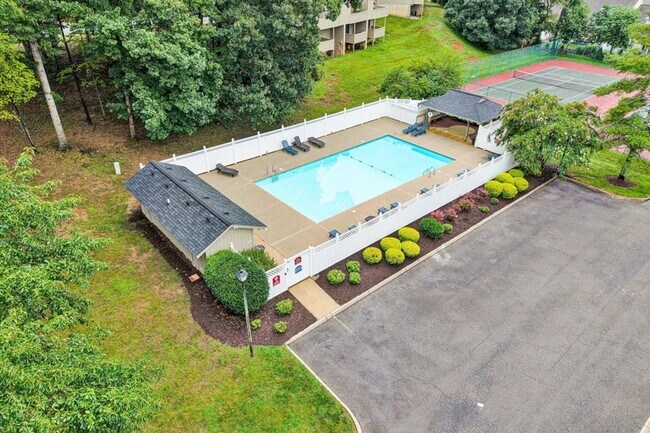 Building Photo - 7311 Maple Ct SW