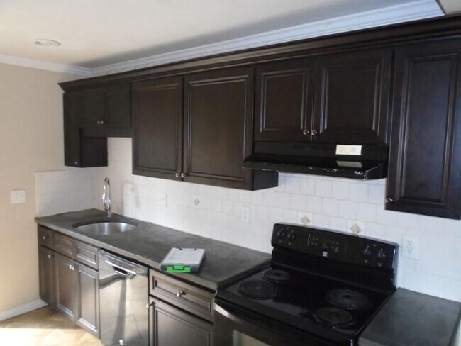 Building Photo - 4325 Pine Meadow Dr