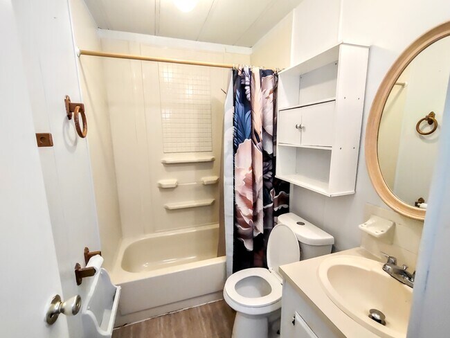 Building Photo - 163 Buchanan Cir