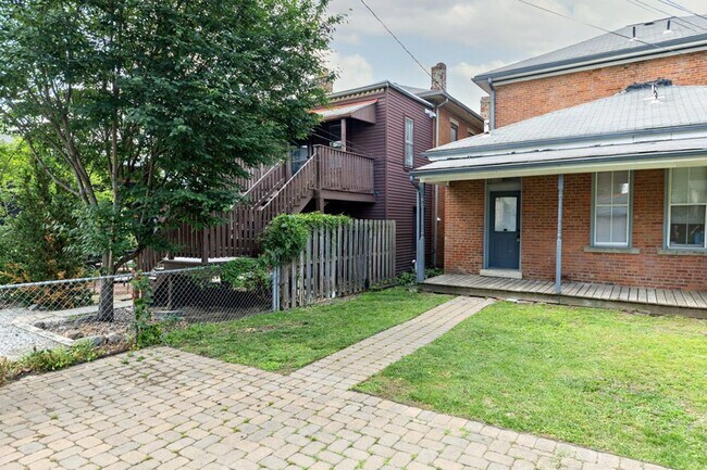 Building Photo - E Lincoln St 59-61 MLR