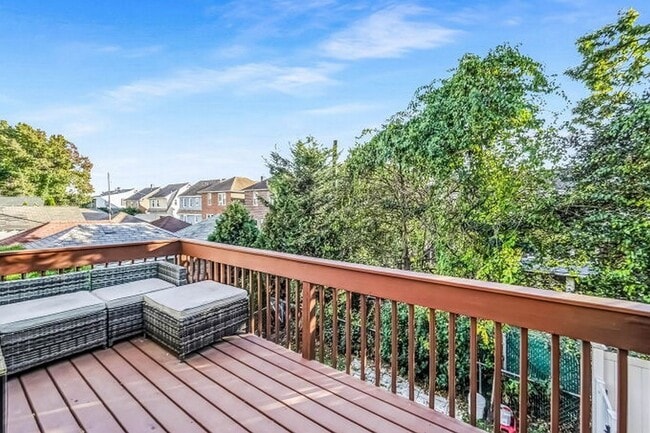 Building Photo - 386A Park Ave