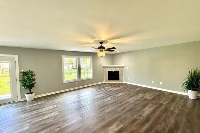 Building Photo - 9465 Santa Clara Cir