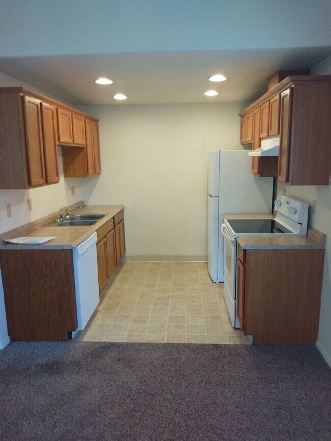 Building Photo - 1344br