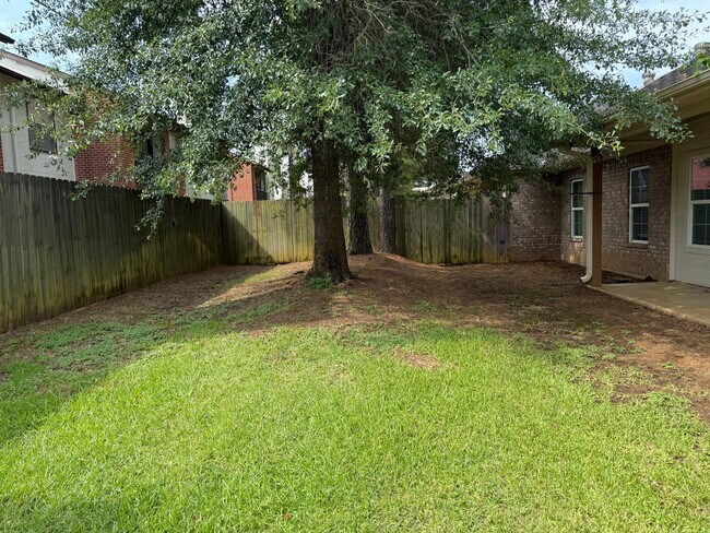 Building Photo - 2200 Woodgrove Lane