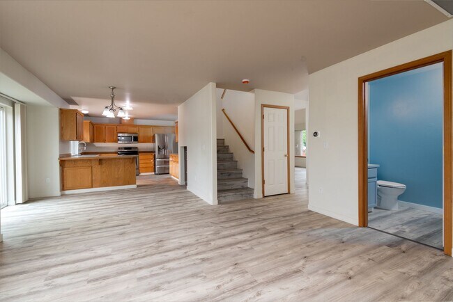 Building Photo - Crofton Hills 2 story