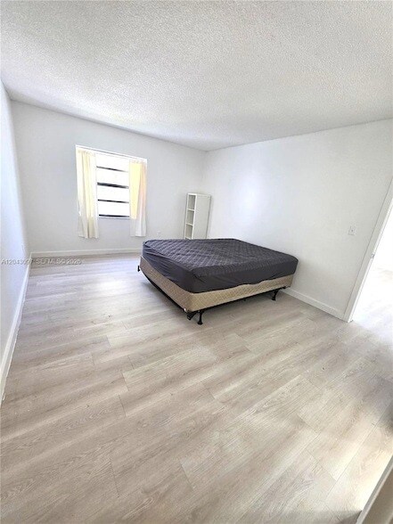 Building Photo - 3582 NE 171 St