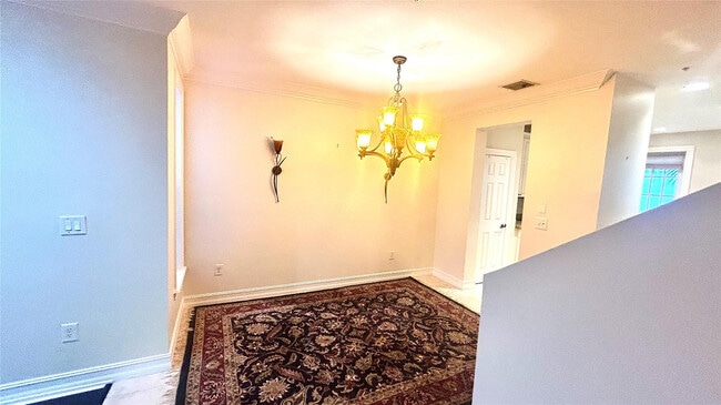 Building Photo - 2720 NE 9th Ave