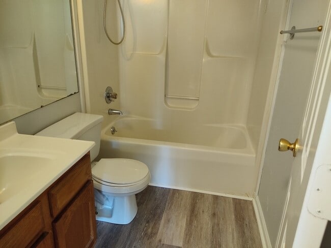 Building Photo - 779 Treasure Dr SW