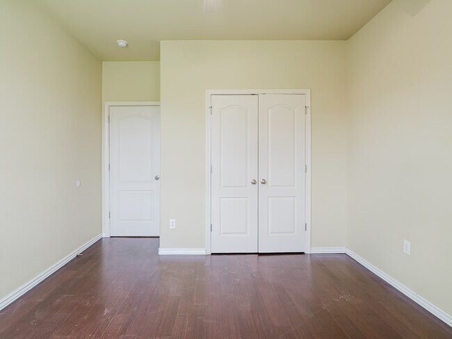 Building Photo - 4302 SW Brownstone Ave