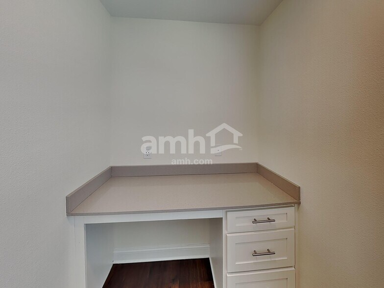 Building Photo - 2503 Sunrise Ct