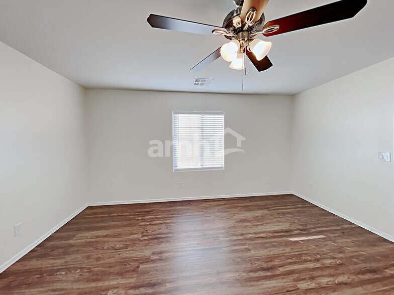 Building Photo - 1871 S Balboa Dr