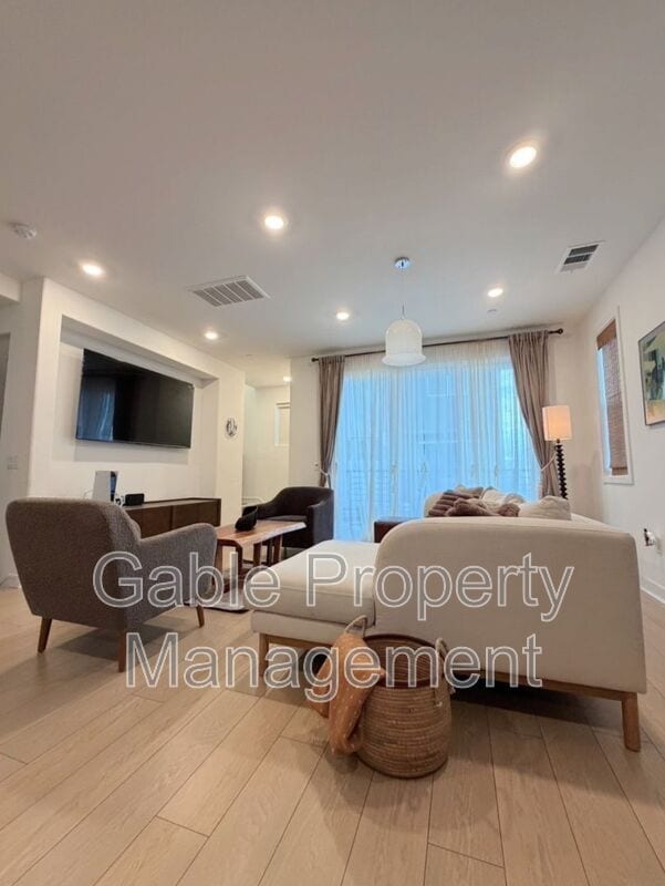 Building Photo - 27465 Viero Pl