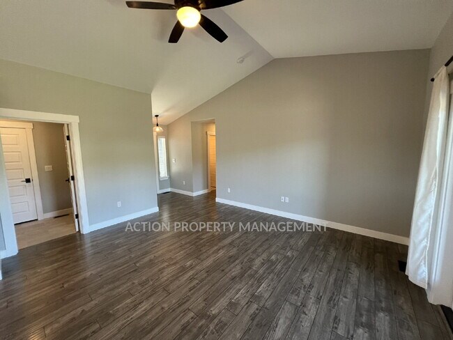 Building Photo - 3 bed 2 bath home in Sequim, close to everything