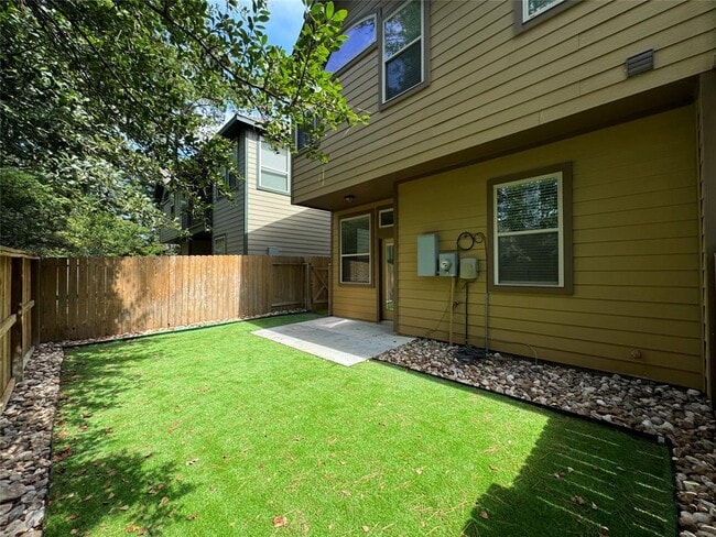 Building Photo - 14 Cheswood Manor Drive